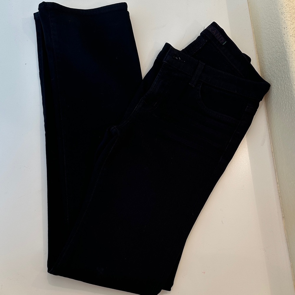 New J Brand Classic Black Jeans. Size 28.